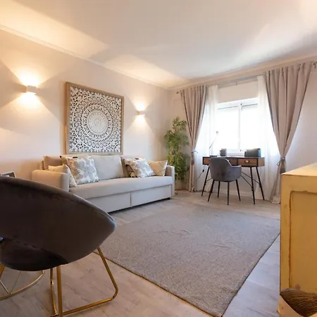 Beachome4u3 Carcavelos (Lisbon)