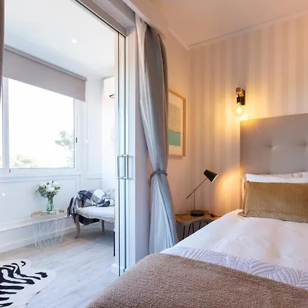 Beachome4u3 Carcavelos (Lisbon)